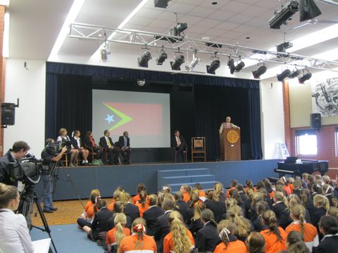 Dr Jose Ramos-Horta speaks with Fahan students