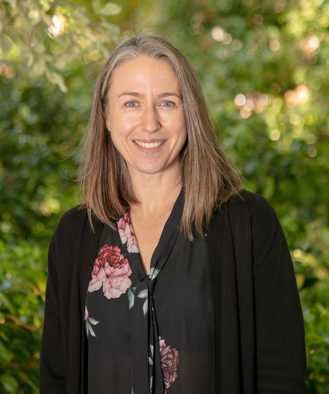 Holly Lutzow